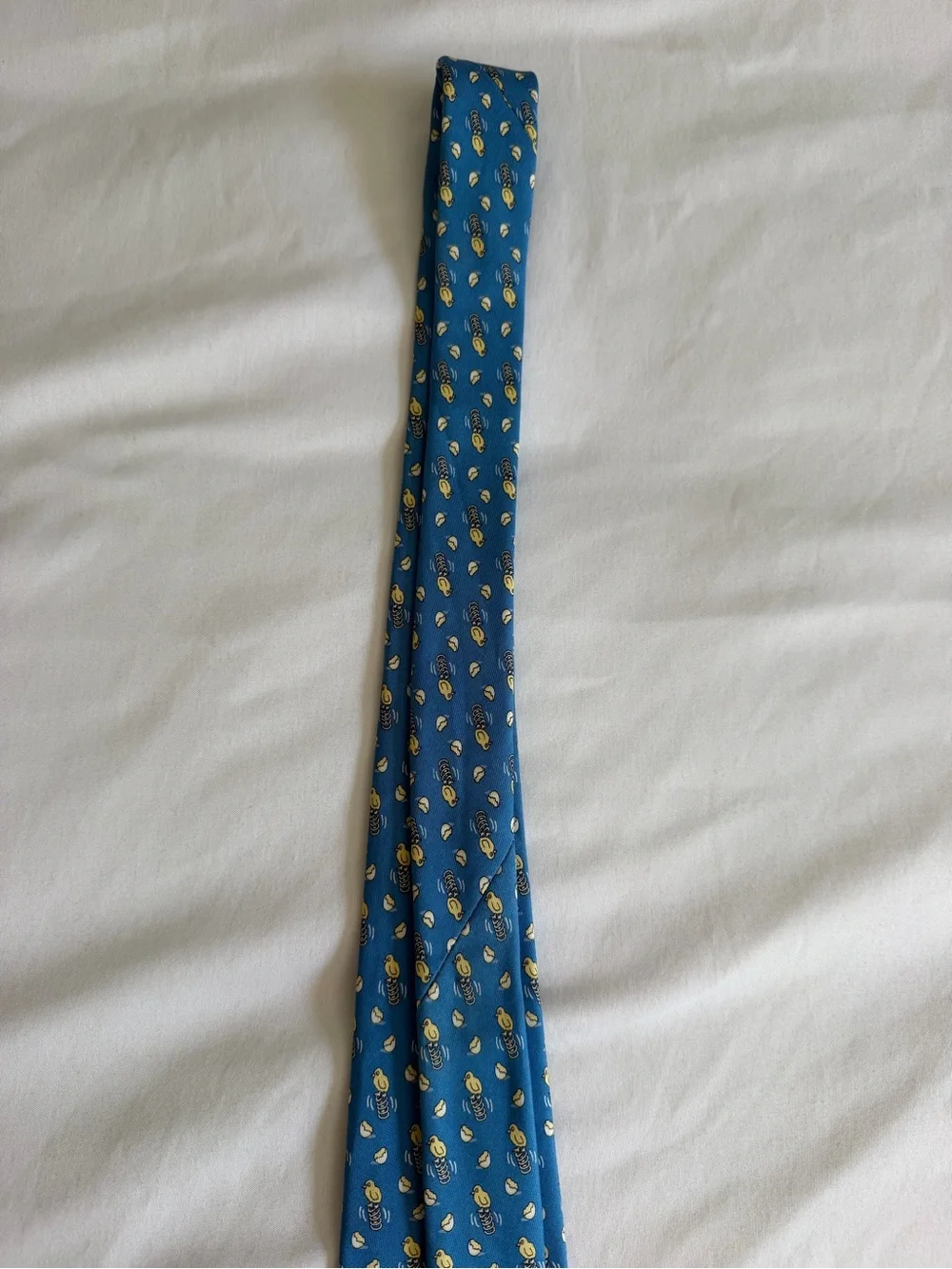 Vineyard Vines 100% Silk Spring Chicken Egg Blue Yellow Pattern Tie